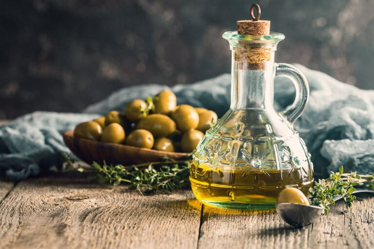 olivenolie og krydderier.