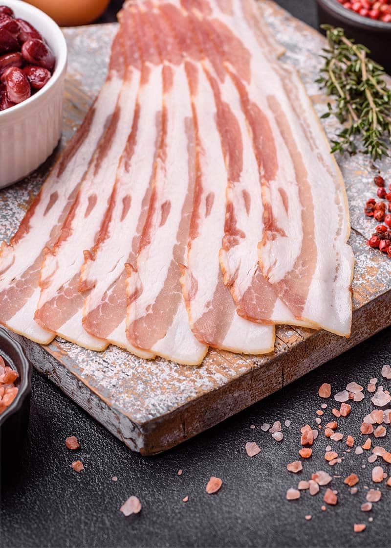Økologisk tørsaltet bacon i skiver, 100 g.