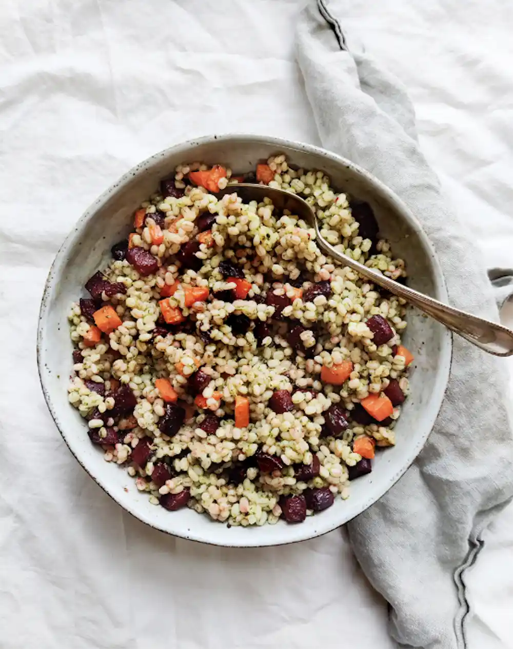 Lun salat med perlebyg